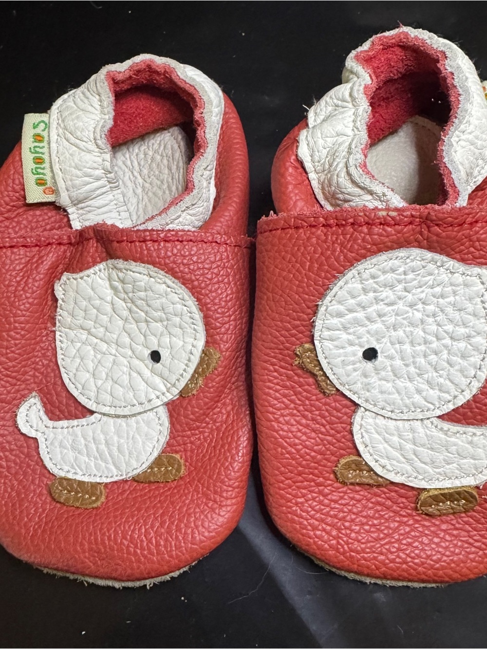 Sayoyo Red Leather Baby Slip-On Walker Shoes White Duck Appliqué Snug Booties